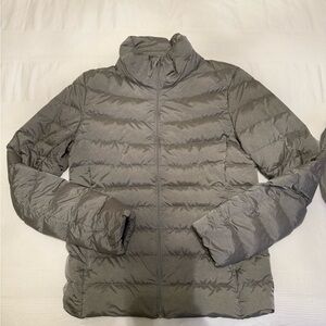 Uniqlo light puffer jacket